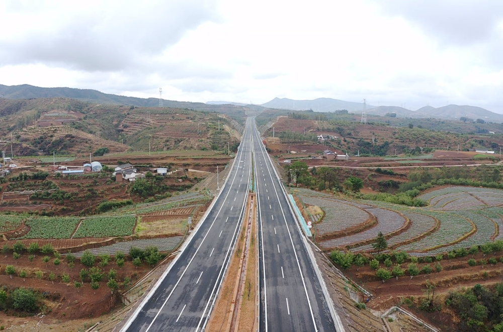 永大一级公路建设喜讯连连，美好未来展望启航